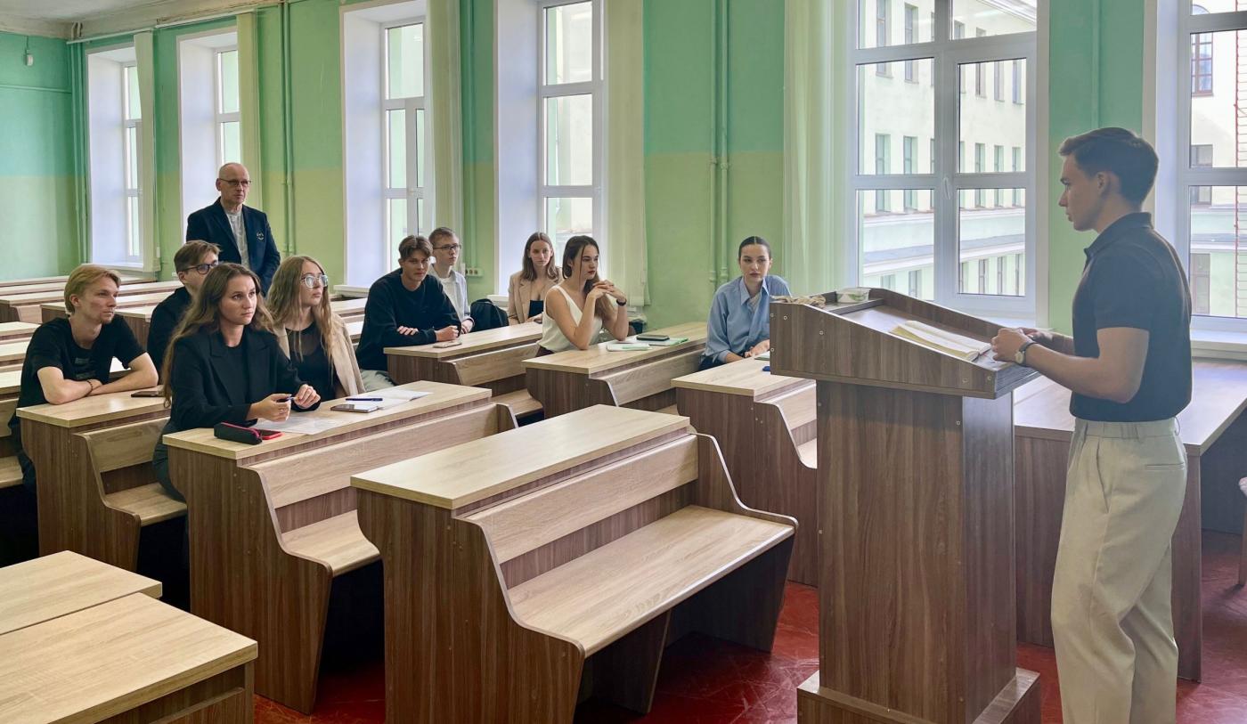 Японский экономический кризис: последняя жертва эпохи глобализма? Обсуждаем на кафедре «Экономика и право»